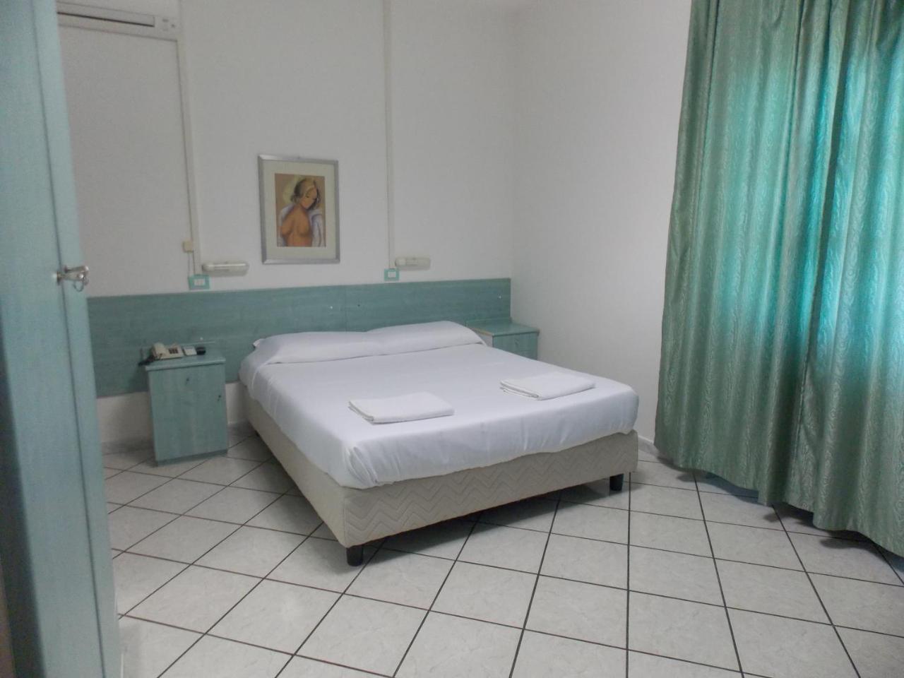 Hotel Villa Dei Butteri - อาพริเลีย ภายนอก รูปภาพ
